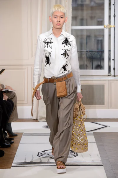 Look 3